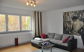 Geräumige 2-Z WOHNUNG im GRÜNEN, GARTEN, TERRASSE, RUHIG, NATUR, PHANTASTISCHER BLICK!